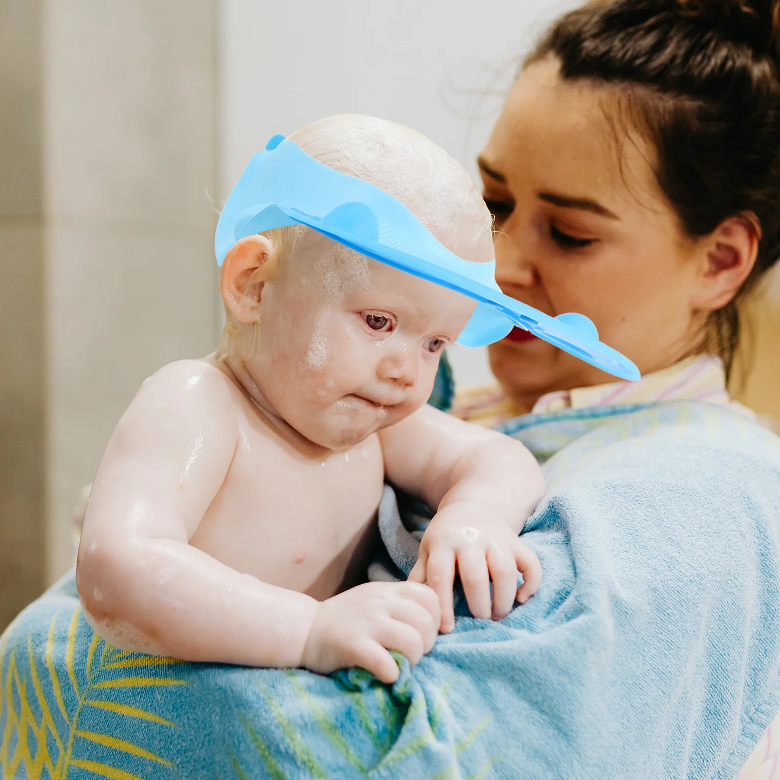 

Мягкая и легкая детская шапочка для ванны яркого цвета, регулируемая для мытья волос и защиты для купания, синяя детская шапочка для ванны