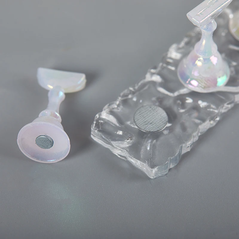 Magnetischer Nagel halter Acryl-Displayst änder für falsche Nagels pitzen Gel politur mit Regal paletten Maniküre-Übungs werkzeuge liefern