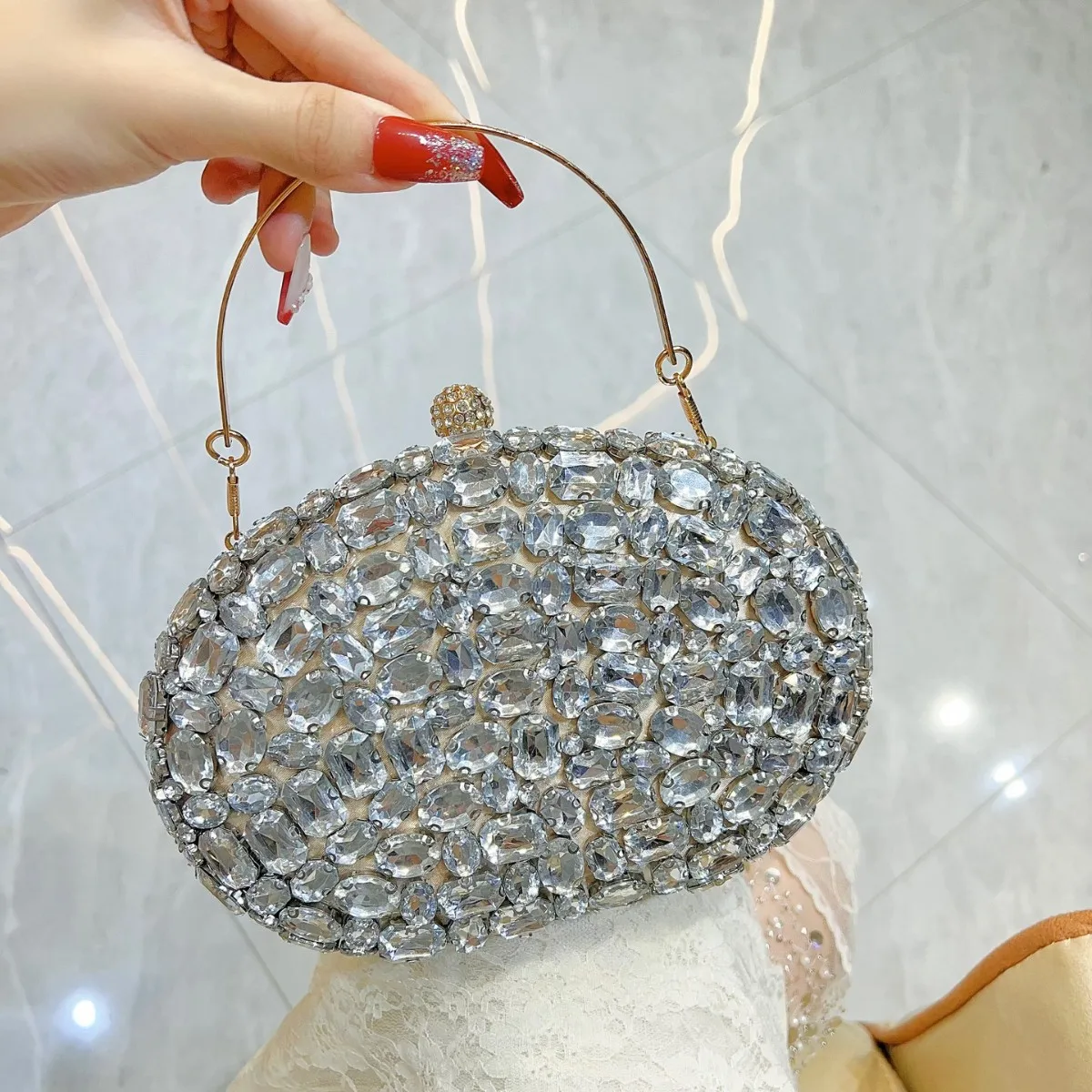 2025 Fashionable Full Diamond Shiny Banquet Handbag Women Oval Shaped Extravagant Party Small Purse Chain Shoulder Bag Prom Bags