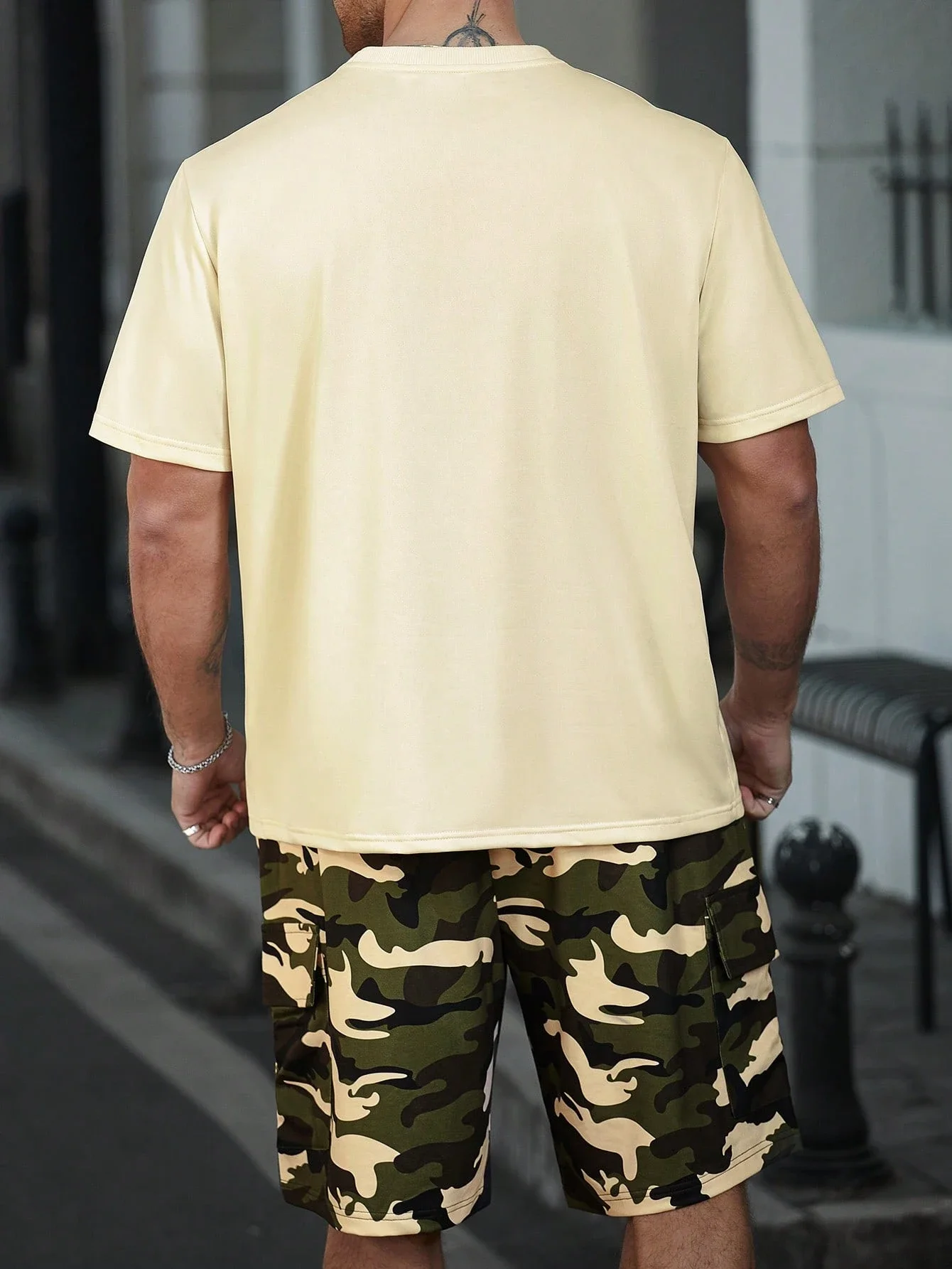 

Men's Casual 2 Piece Set: Camo Print T-Shirt And Shorts