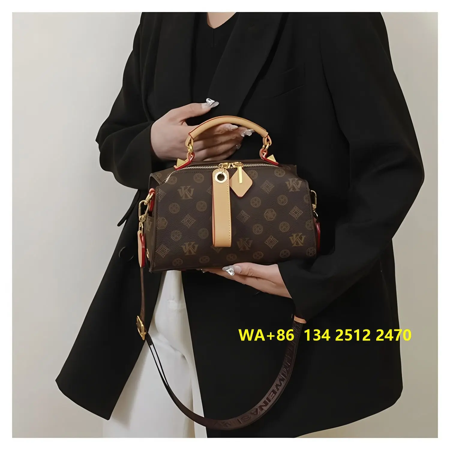 Vintage letter print Boston tote bag, brown contrasting leather handles, detachable printed wide shoulder strap, double zipper closure, gold hardware, vintage women's shoulder bag.