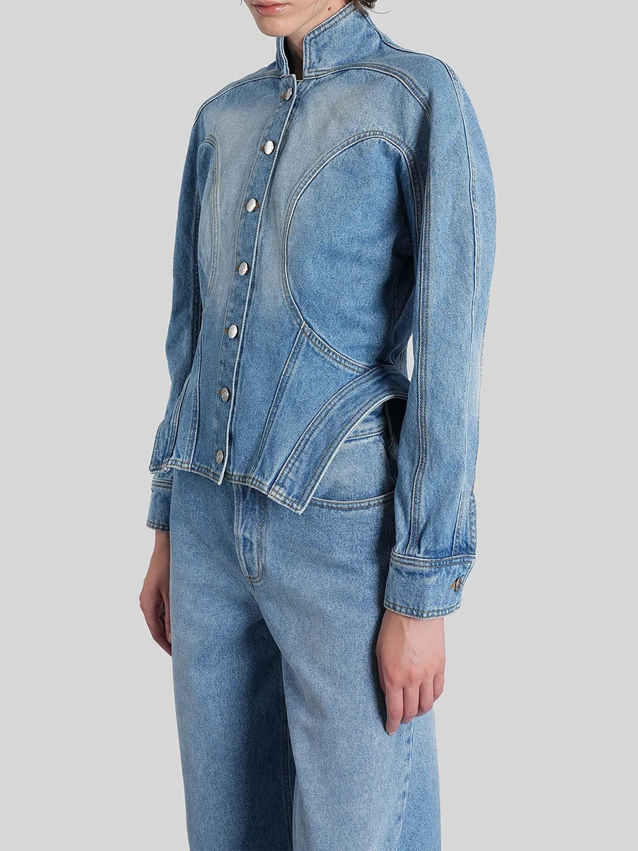 TWOTWINSTYLE Jaket Fashion Wanita dengan Kancing Logam, Model Slimming, Kerah Tegak, Lengan Panjang, Pinggang Tinggi, Gaya Cowboy