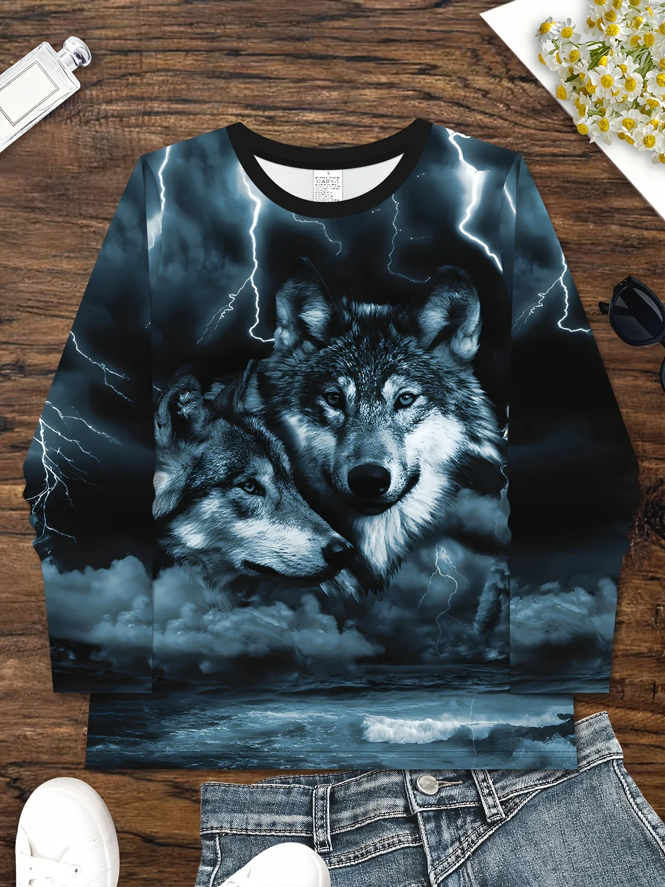 Women's Long Sleeve T-Shirt, Wolf And Lightning Print Graphic Tee, All-Winter Holiday Style Top Suitable For Leisure And Sports Scenarios