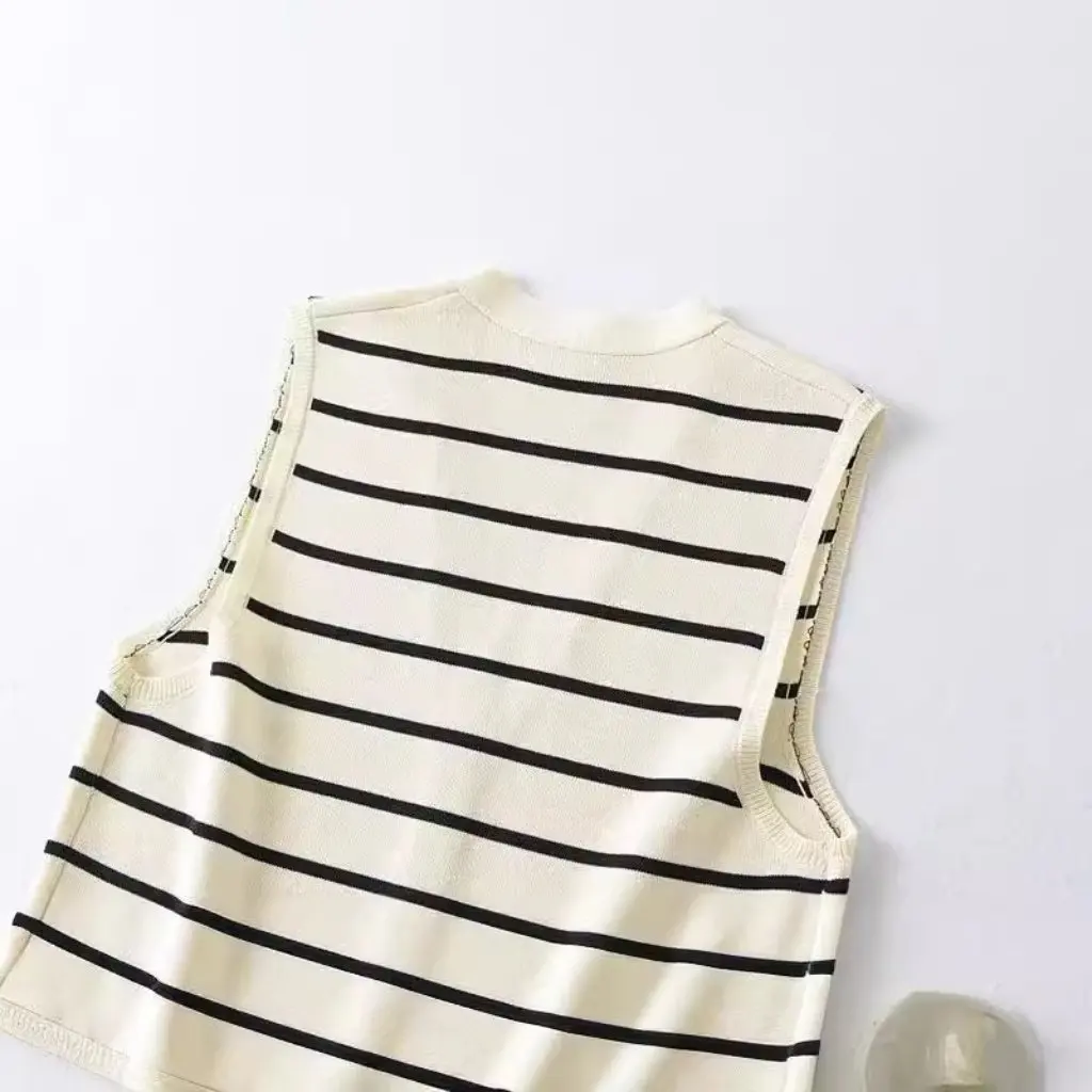 

Women's Sleeveless V Neck Knitted Vest European American Style French Fashion Wholesale 3519032 250