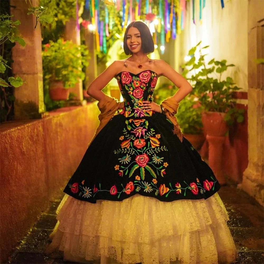 Black Princess Quinceanera Dresses Ball Gown Sweetheart Lace Embroidery Sweet 16 Dresses 15 Años Mexican