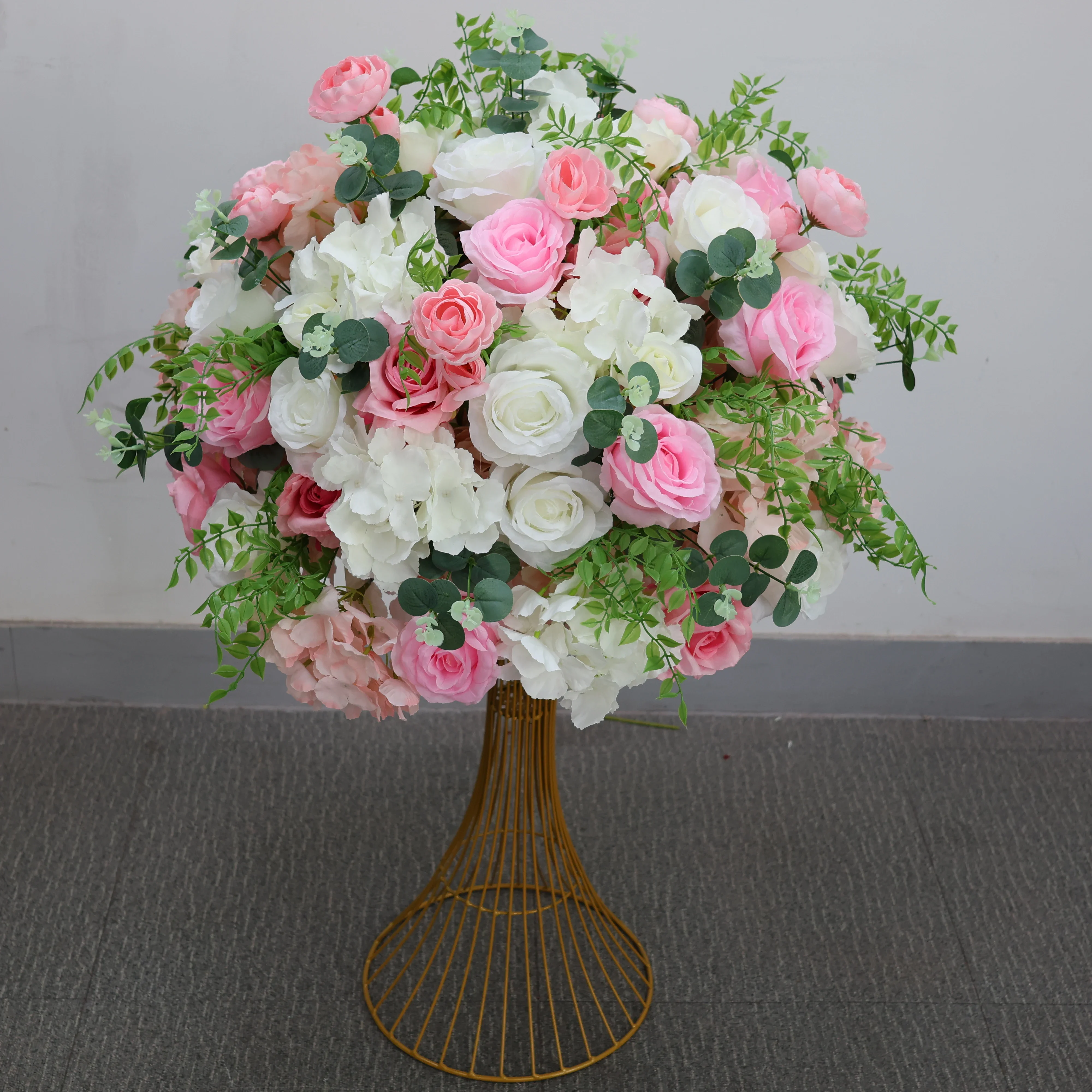Centrotavola con Grandi Rose A - Home Decor Event recensione e prezzo