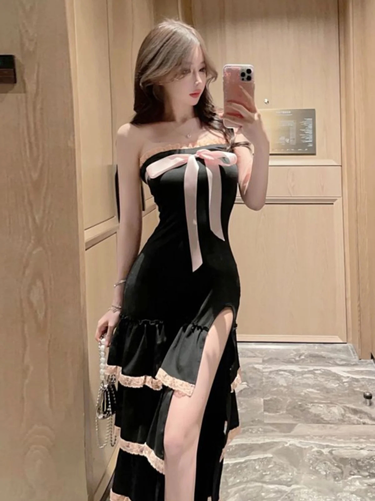 فستان مكشكش فرنسي 2025 تصميم بفيونكة صيفية بتفاصيل الظواهر جمالي بفتحة عالية أزياء نسائية غير متماثلة