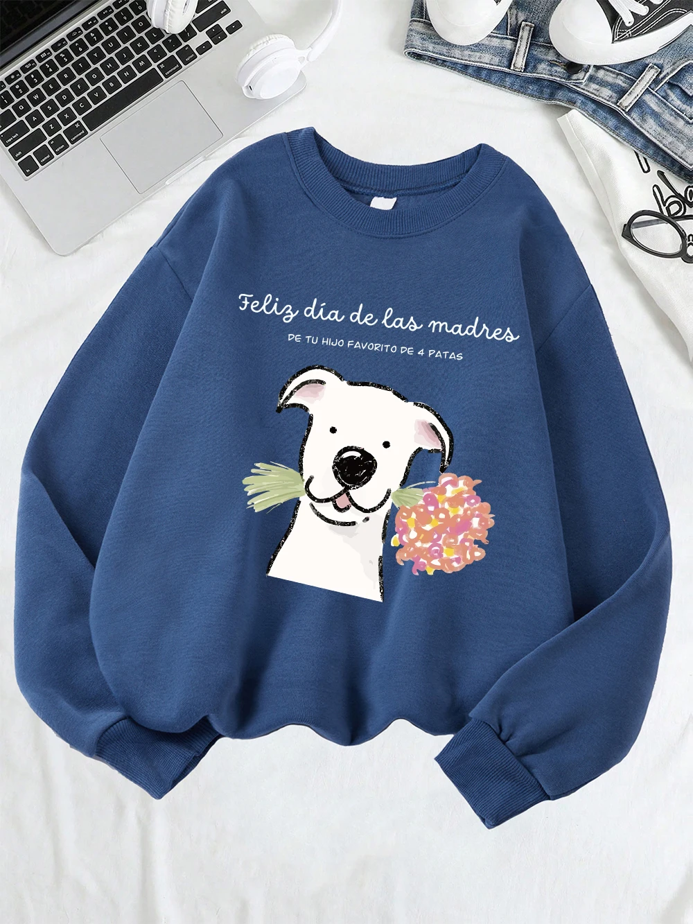 The Dog Holding A Bouquet Of Flowers Prints Sweatshirts Womens Winter Fleece Hoodies Crewneck Loose Pullover Basics Soft Clothes