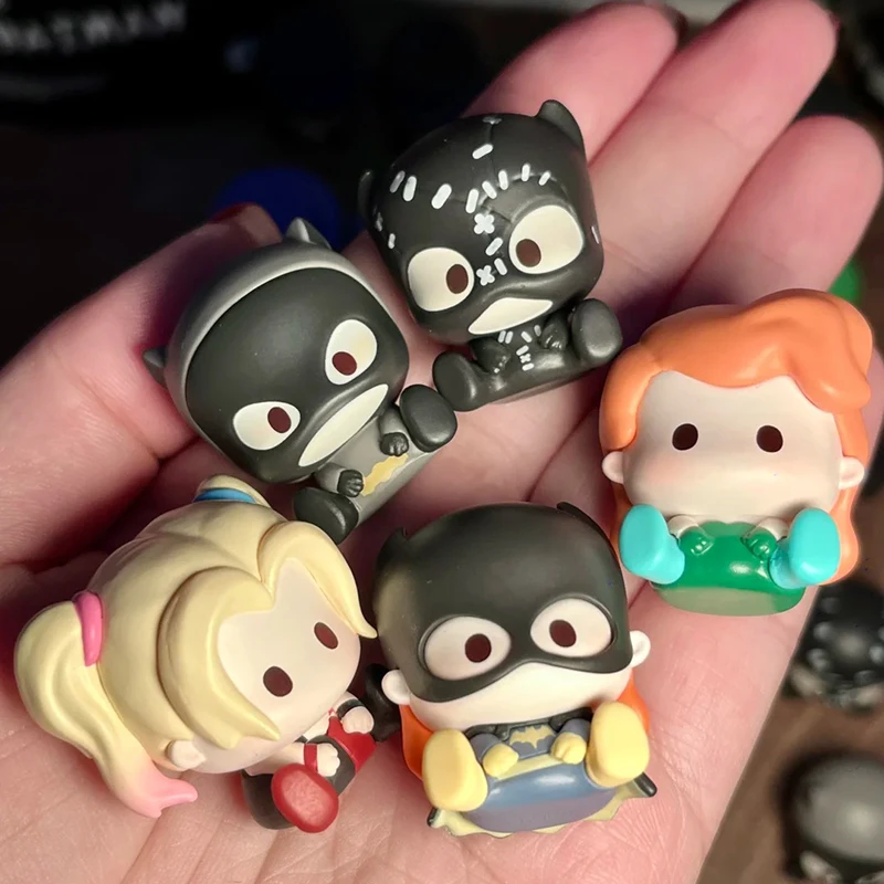 Suplay Batman Arkham حقيبة أعمى صغيرة صندوق غامض مجموعة شخصيات قابلة للجمع ديكور سيارة لطيف هدية للأولاد أطفال حفلة عيد ميلاد مفاجأة