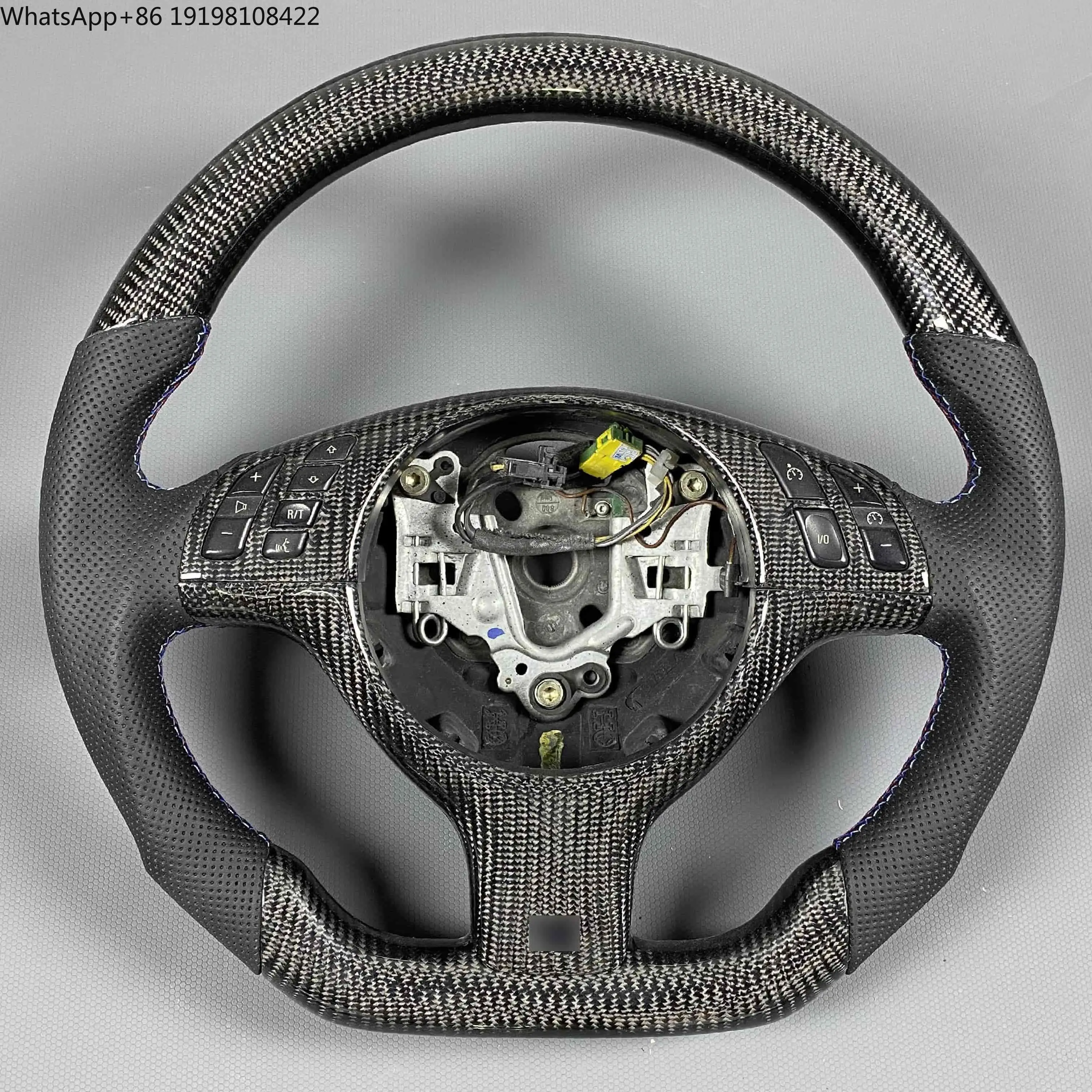 

Руль ручной работы из кожи и карбона с LED-дисплеем для BMW M3 E46 E39 E53 330ci 325i