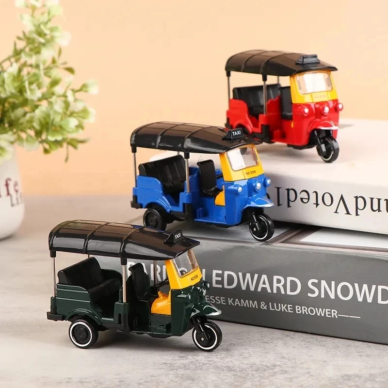1:43 Scale Indian Tricycle Model Rickshaw/TUK TUK/Rickshaw Taxi Model Showpiece Collectible Figurine Home Decoration and Gifting