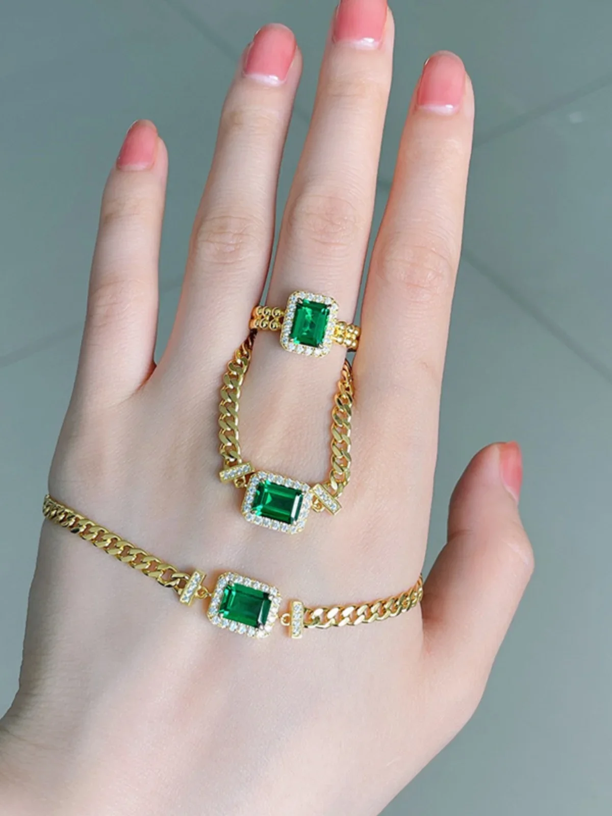 2 carat fashionable green Cuban bracelet s925 sterling silver summer new ins niche design gold-plated wedding jewelry image 3