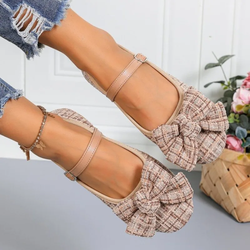 Women Flats Large Size Shoes Women Comfortable Outdoor Sneakers Women Butterfly-knot Soft Sole view 5
