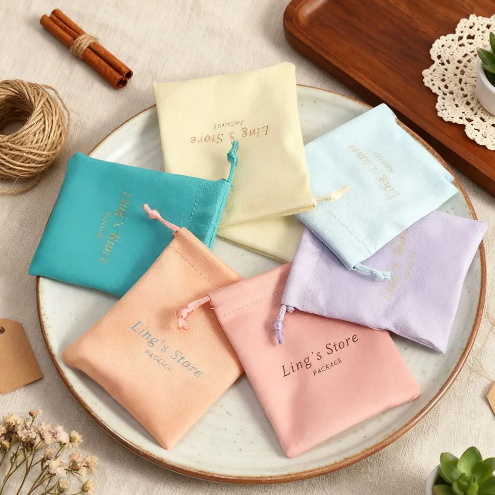 

100 шт., бархатная упаковка для ювелирных изделий с персонализированным логотипом, фланелевая подарочная сумка, свадебная сумка для макияжа, помада, сумка на шнурке