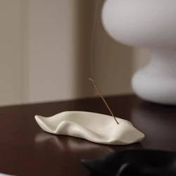Nordic Resin Incense Burner Irregular Calming Aroma Storage Base Balck White Plate Portable Decoration Home Office Decor