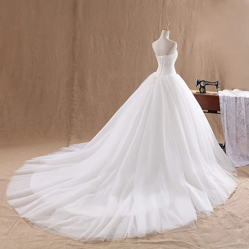 Strapless Extensive White Lace Wedding Dresses Simple Elegant Brides Wedding Gowns Sleeveless Robe De Mariée With Small Train