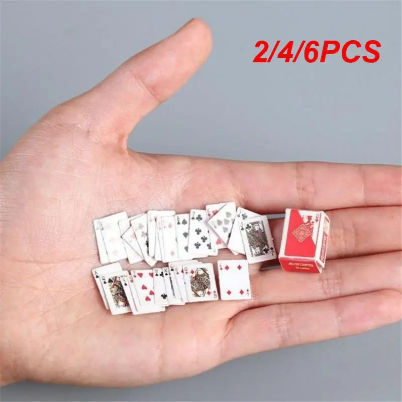 Mini Playing Card Toy Set, Interessante Compact Poker, Brinquedos Engraçados, Aliviar Stress Game, Boa Qualidade, 2 Pcs, 4 Pcs, 6Pcs