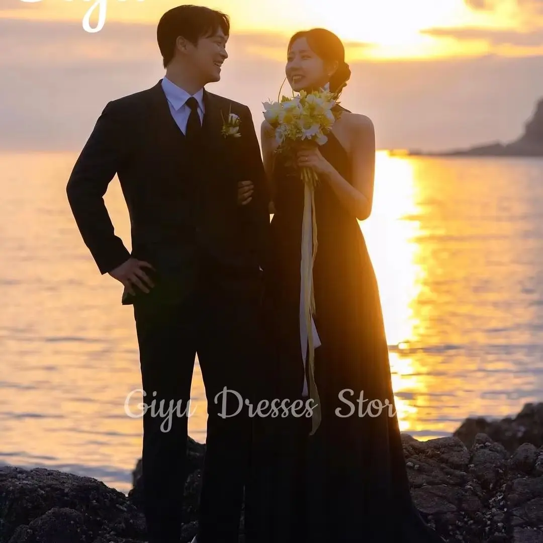 

Giyu Elegant Halter Korea A-line Wedding Dress Sleeveless Satin Pleat Korea Photoshoot Floor-Length Customized 2025 Evening Gown