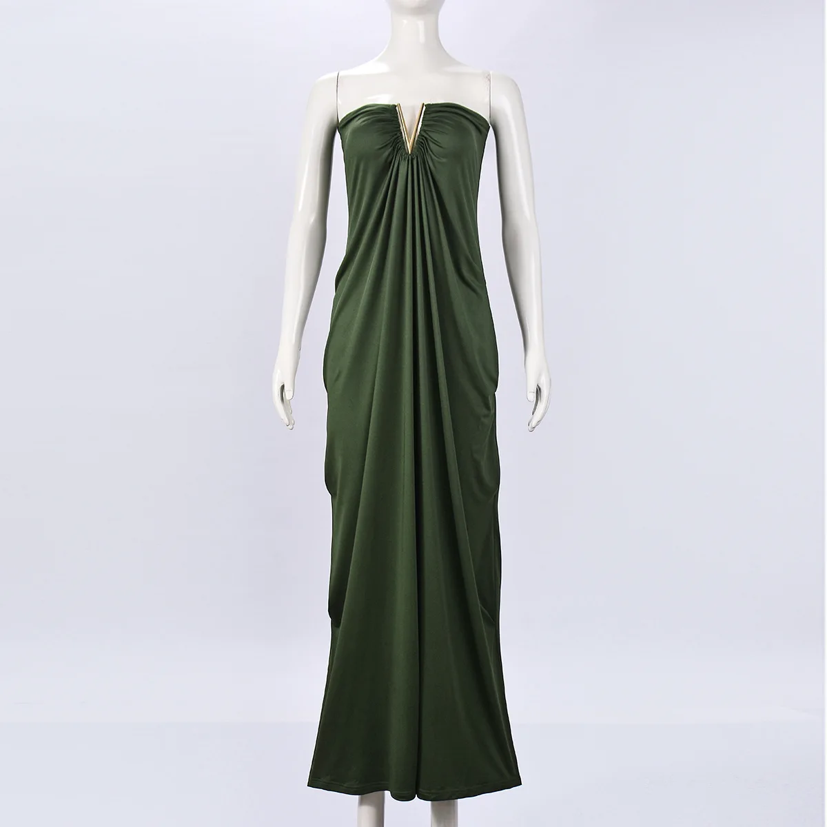 セクシーなストラップレスオフショルダーサテンマキシドレス レディース ノースリーブ ソリッドグリーン フェアリーサンドレス 2025 夏の夜 プロム エレガントな服