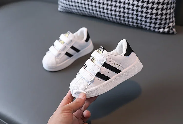 Kindersneaker, modisches Design, weiße, rutschfeste Freizeitschuhe für Jungen und Mädchen, atmungsaktive Sneaker, Schuhe für Kleinkinder und Schüler, Outdoor-Schuhe. – Detail 12