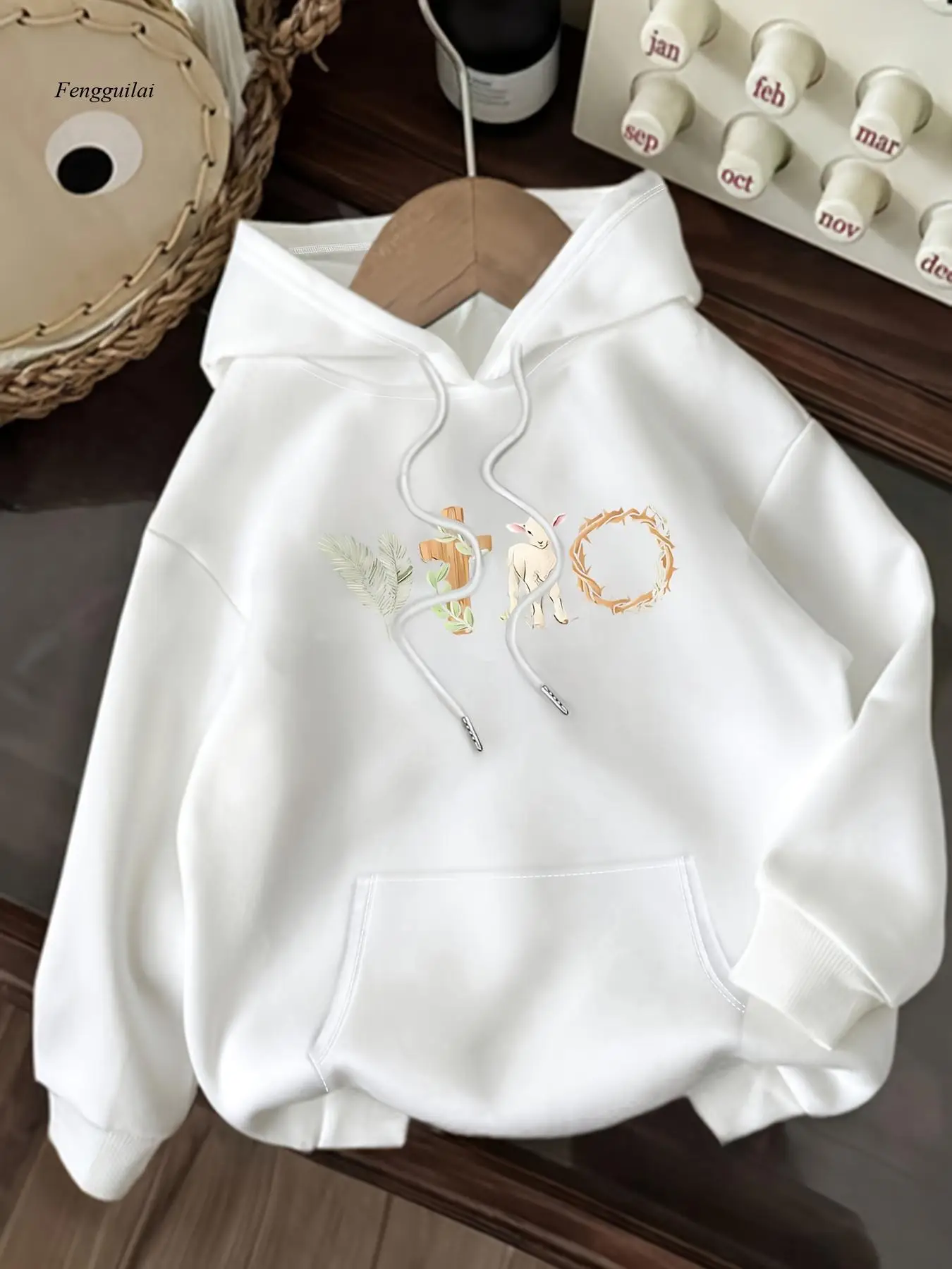 

Повседневная толстовка с карманами — уютный флисовый пуловер с рисунком «LOVE», дизайн зеленого листа и цветов, длинные рукава