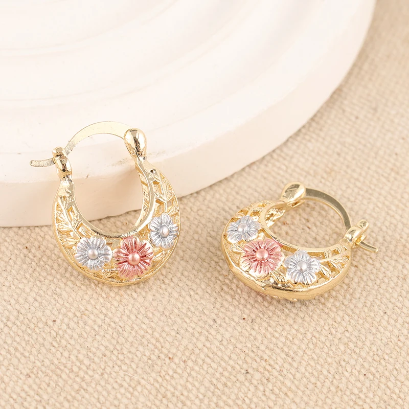 Classic Hand Carved Flower Hoops Women's Earrings Three Color Metal Geometry Daily Wear Party Jewelry Anniversary Gift