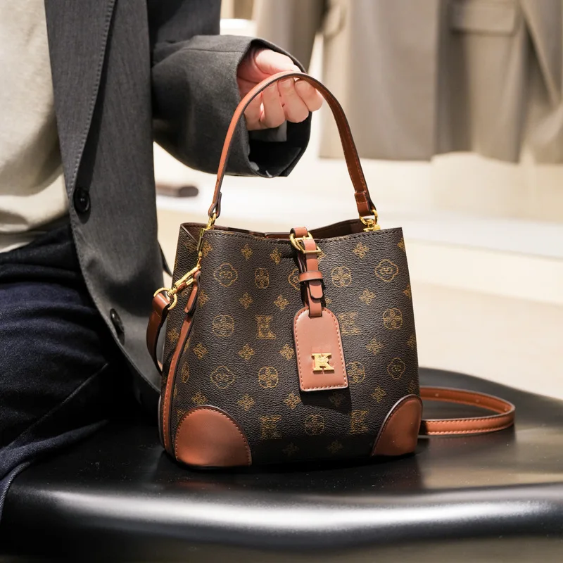 

2025 Luxury Bucket Bag for Women Spacious Crossbody Shoulder Purse Versatile Designer Tote Work Weekend Bag