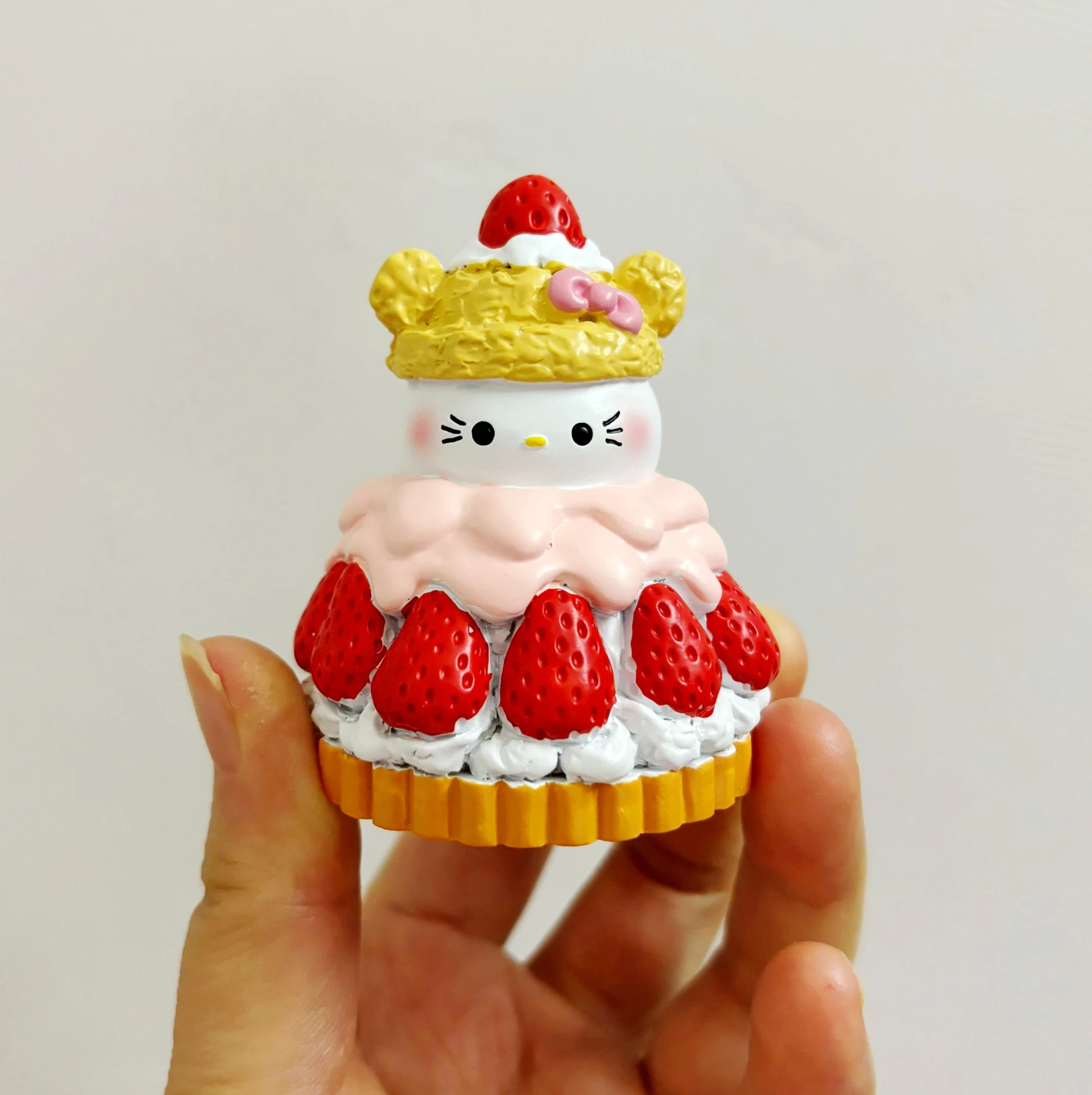 Cute Strawberry Cake Handmade Painted 3D Fridge Magnets Tourism Souvenirs Refrigerator Magnetic Stickers Gift