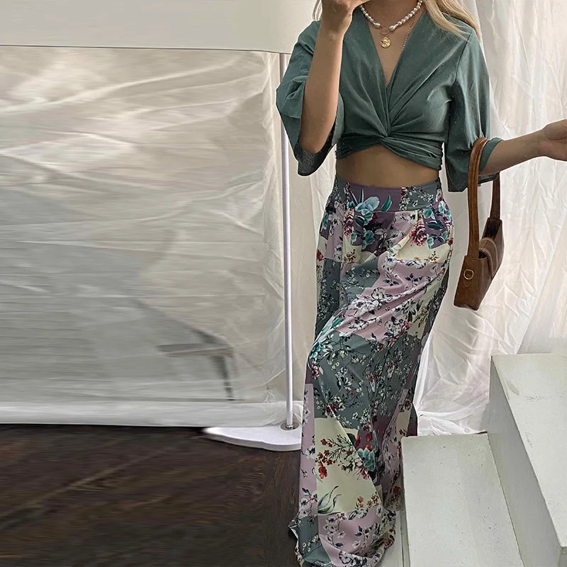 Two Piece Sets Womens Outifits Fashion Versatile Twisted Navel Top and Floral Printed Wide Leg Pants Suit for Female Summer 2024