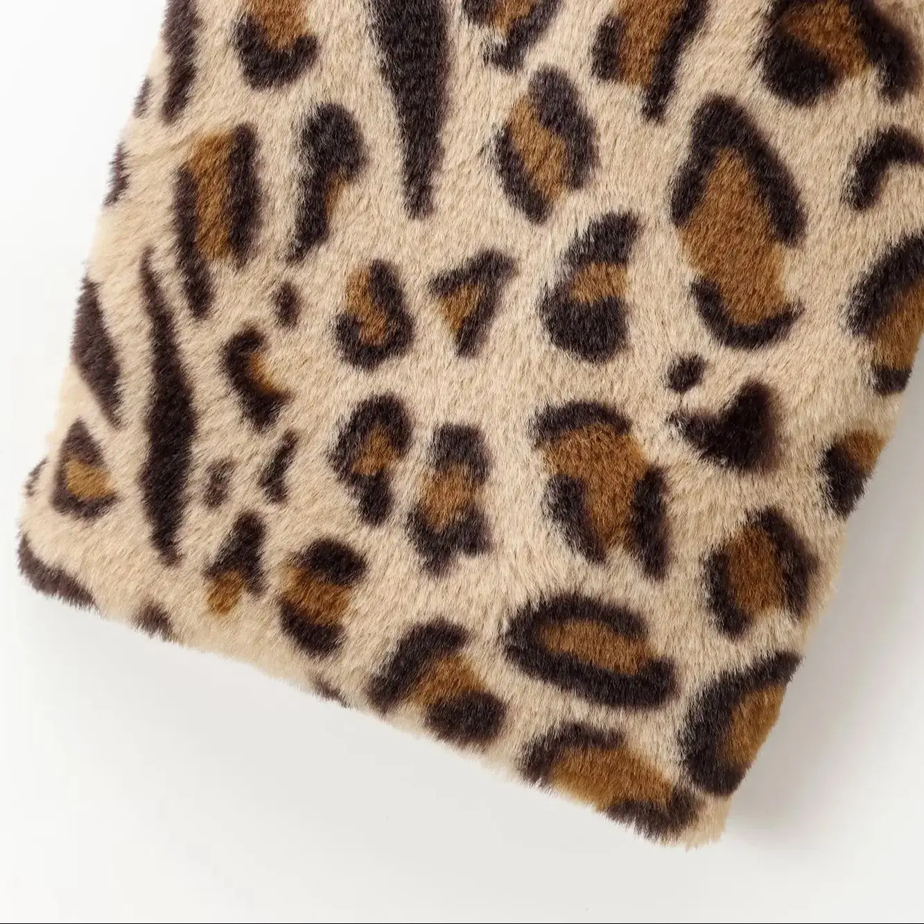 معطف نسائي موضة 2025 على الطراز الأوروبي والأمريكي شتوي جديد مطبوع عليه حيوانات من الفرو الصناعي معطف ملابس خارجية Mujer