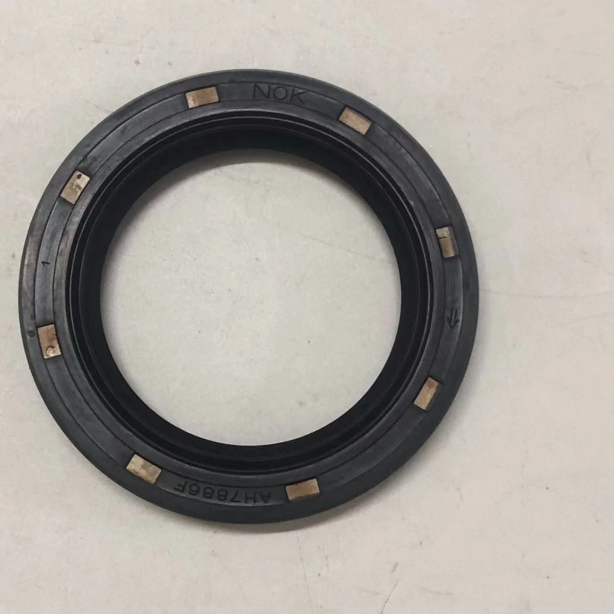 MD707575 Transmission Torque Converter Seal for Mitsubishi Pajero Montero Sport Outlander Lancer