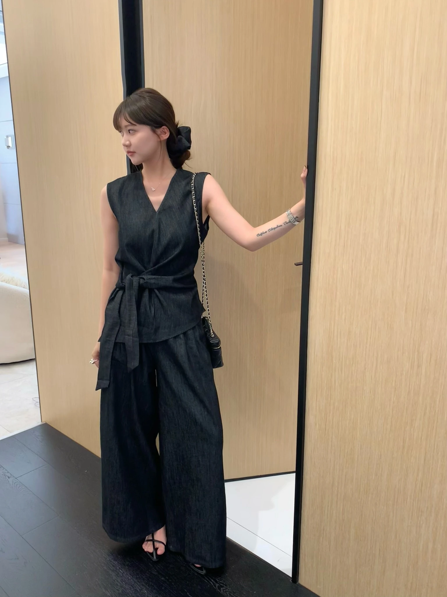 

Женский джинсовый жилет с V-образным вырезом и завышенной талией, а также широкие брюки, летний повседневный комплект из двух предметов F2568