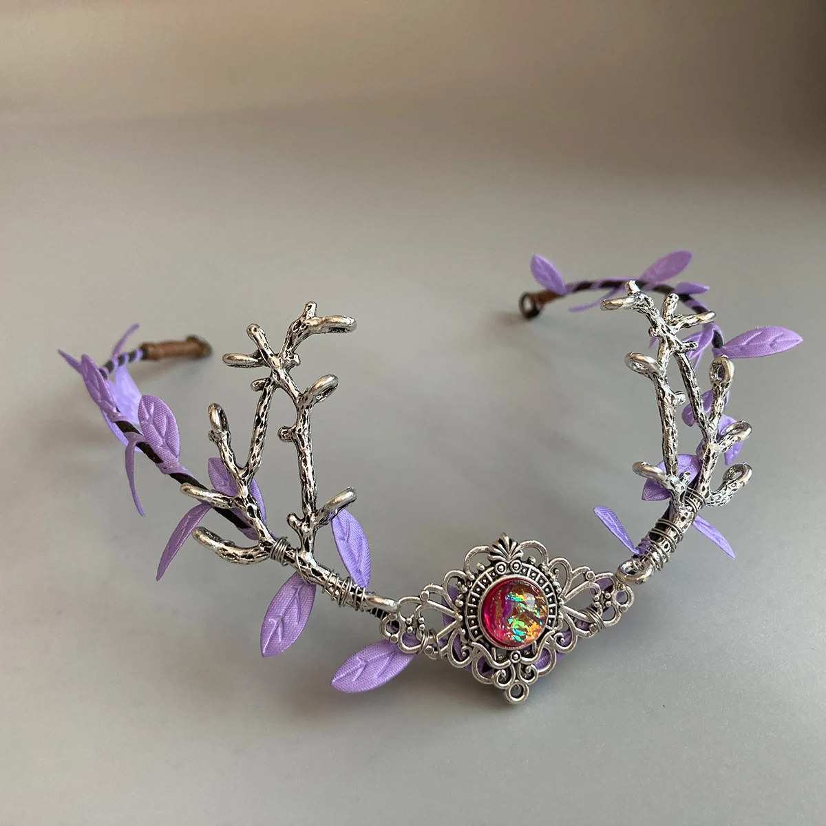 Ręcznie robione liście fioletowe bajkowe nakrycie głowy Woodland Tiara las opaska dla kobiet dziewcząt Cosplay renesansowe przyjęcie weselne ślubne