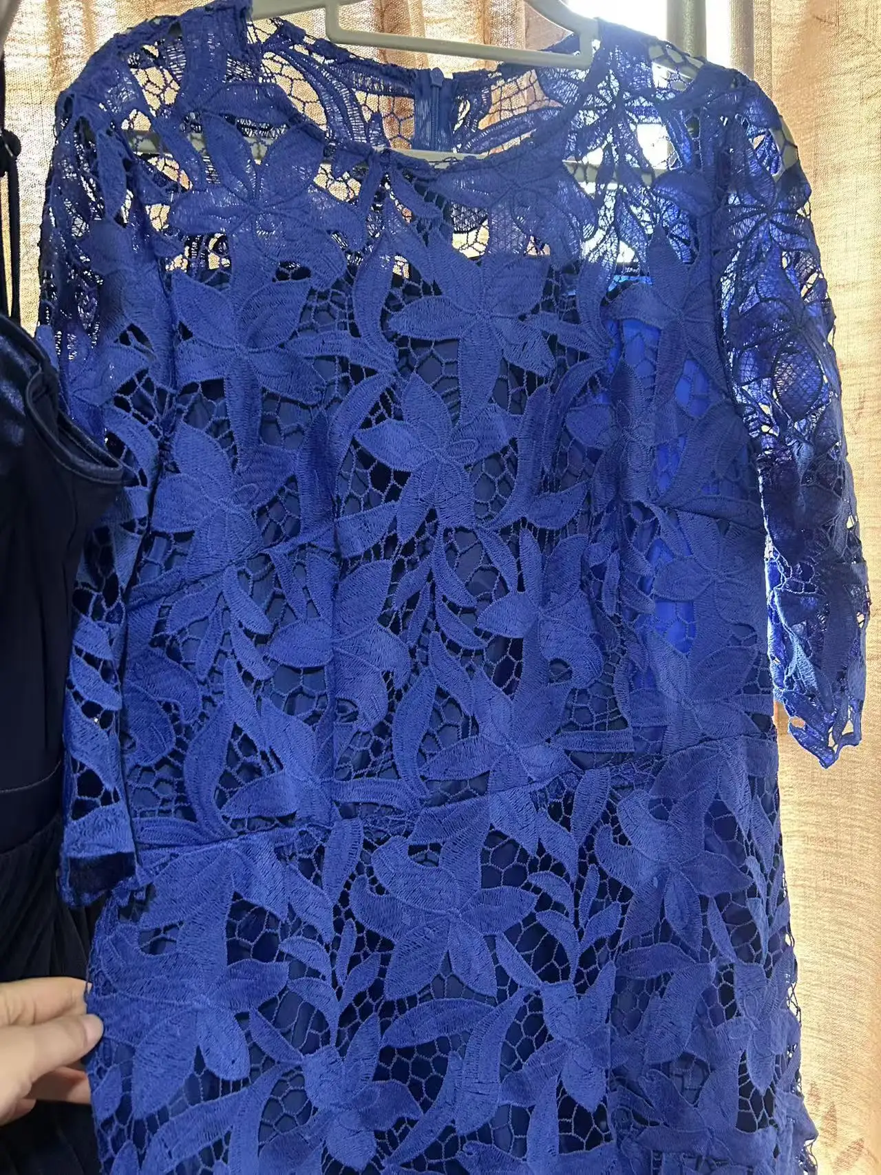 Vestido Formal Longo Sexy de Renda Vazada com Mangas Curtas Azul Royal Plus Size