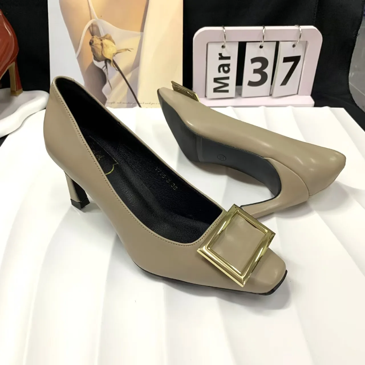 

Square Buckle High Heels 2025 New Brand Women Sexy Thick High Heels Dress Party Wedding Shoes Retro Shallow Mouth Woman Pumps