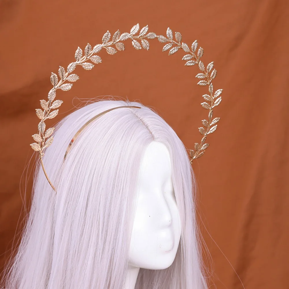 

Gold Plated Halo Crown Vintage Faux Pearl Inlaid Baroque Tiara Headband Alloy Spike Design Halloween Costume Stage Performance