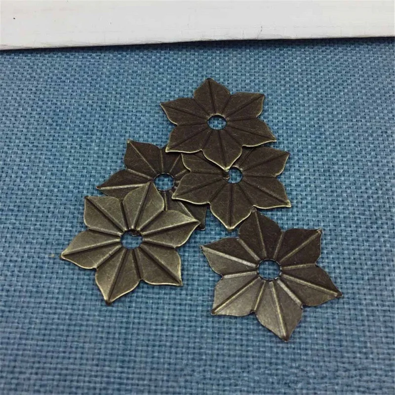 10pcs Vintage Iron Flower Corner Brackets Decorative 35MM Plum Slices Jewelry Metal Box Corners Case Protector Corner Hardware