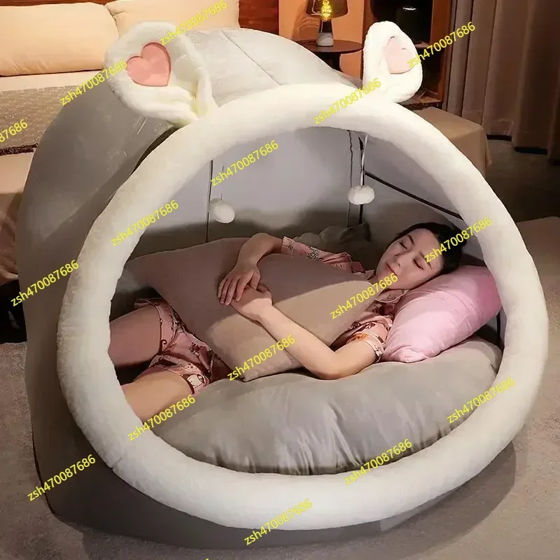 

A Large Creative Cartoon Style Pet Nest Suitable for Living with Humans and Pets, Perfect for Living with Big Dogs and Cats