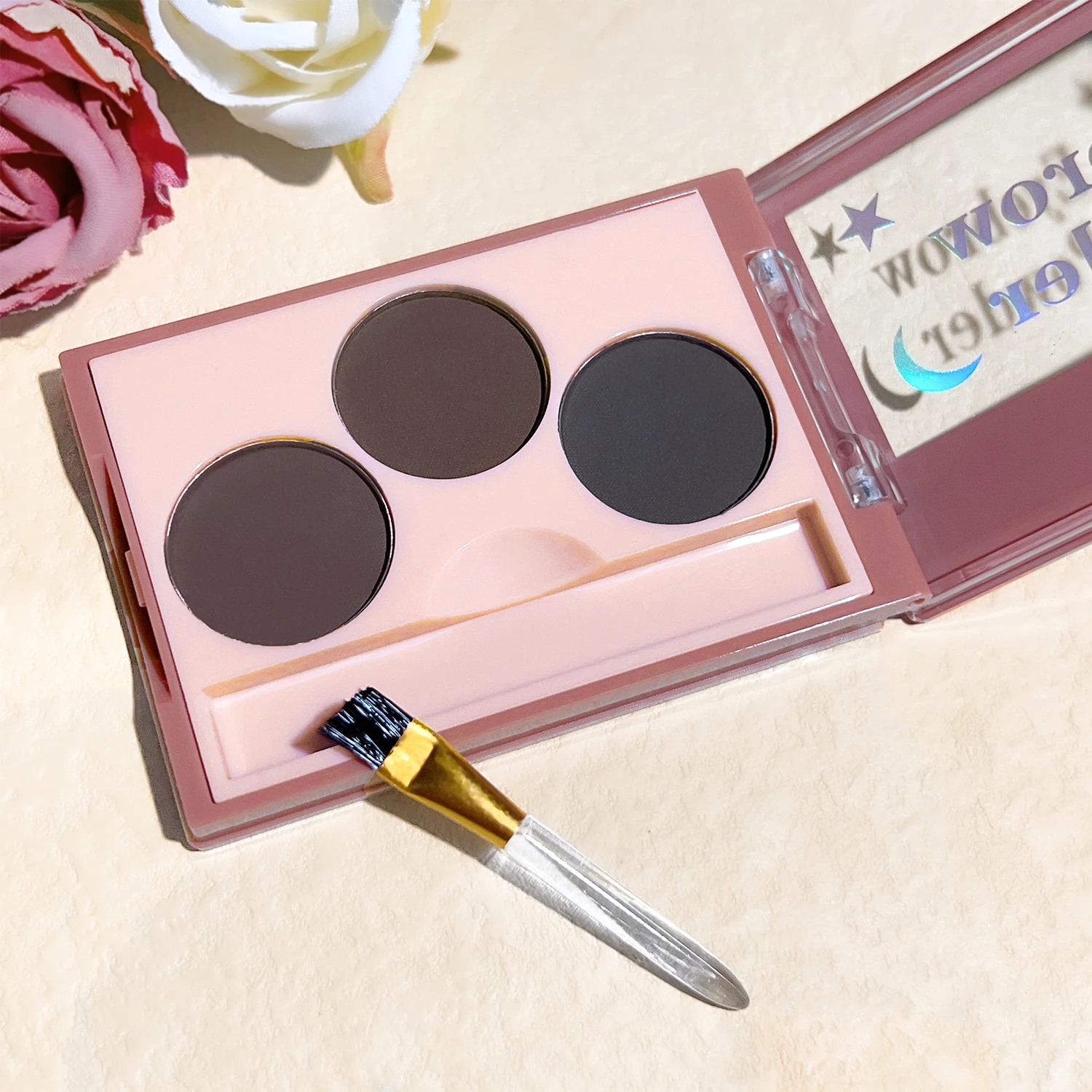 Uma caixa de pó de sobrancelha de três cores e creme de tintura de sobrancelha, maquiagem multiuso e fácil de aplicar para iniciantes, cinza fumaça natural