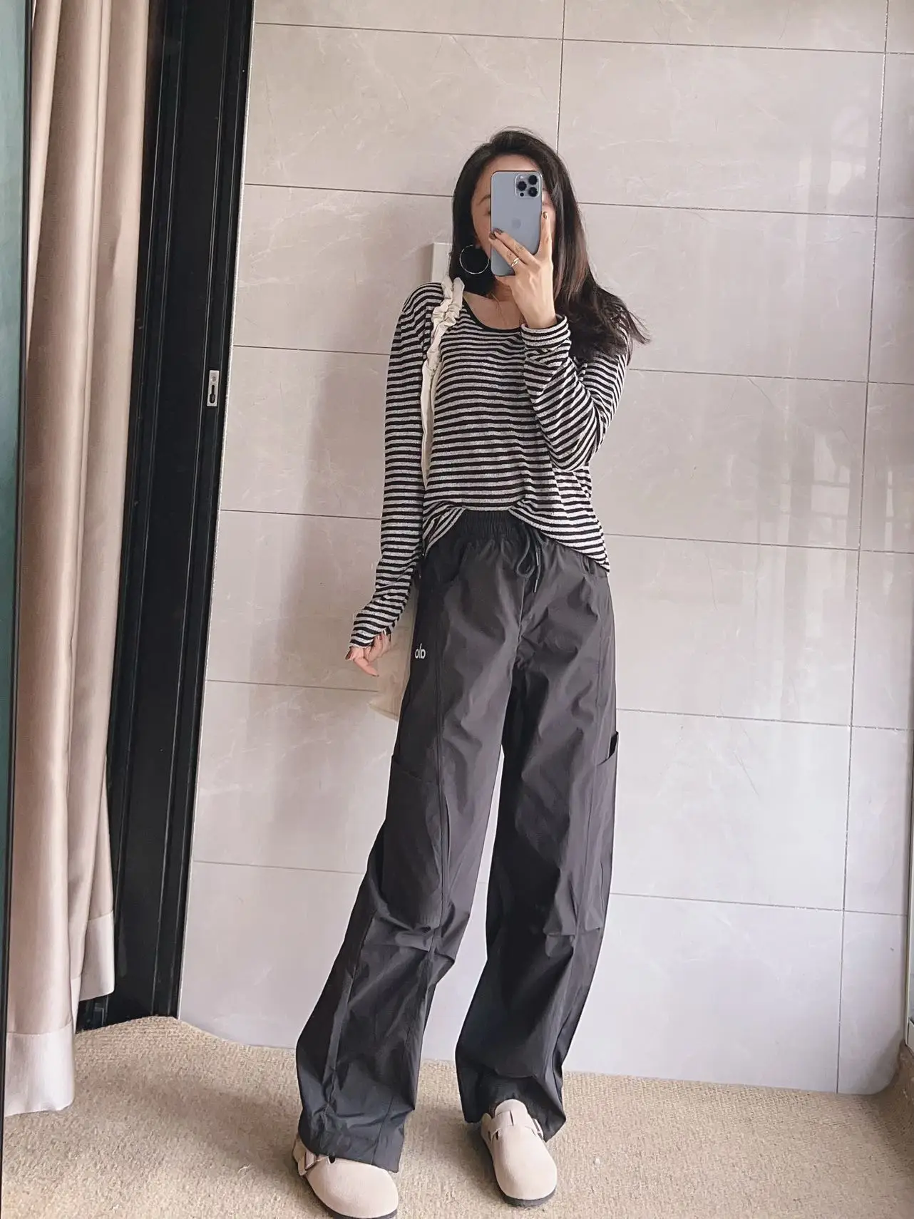 

Stylish Black Workwear Pants Elastic Waist Thin Casual Pants Versatile Elegant Simple Style for Ladies Spring Season Polyeste...