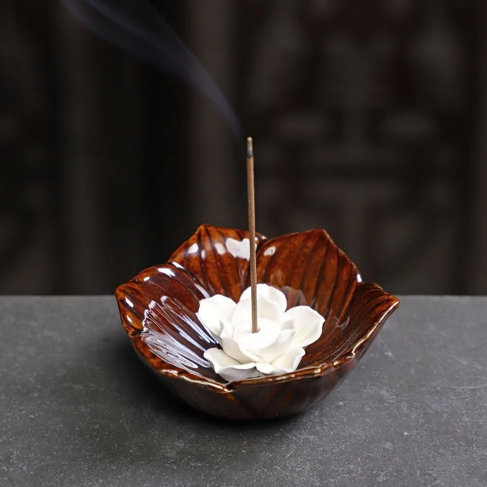 Elegant Ceramic Incense Burner Ash Catcher Flower Design Incense Stick Holder Ornaments Decorative Incense Burning Tray Teahouse