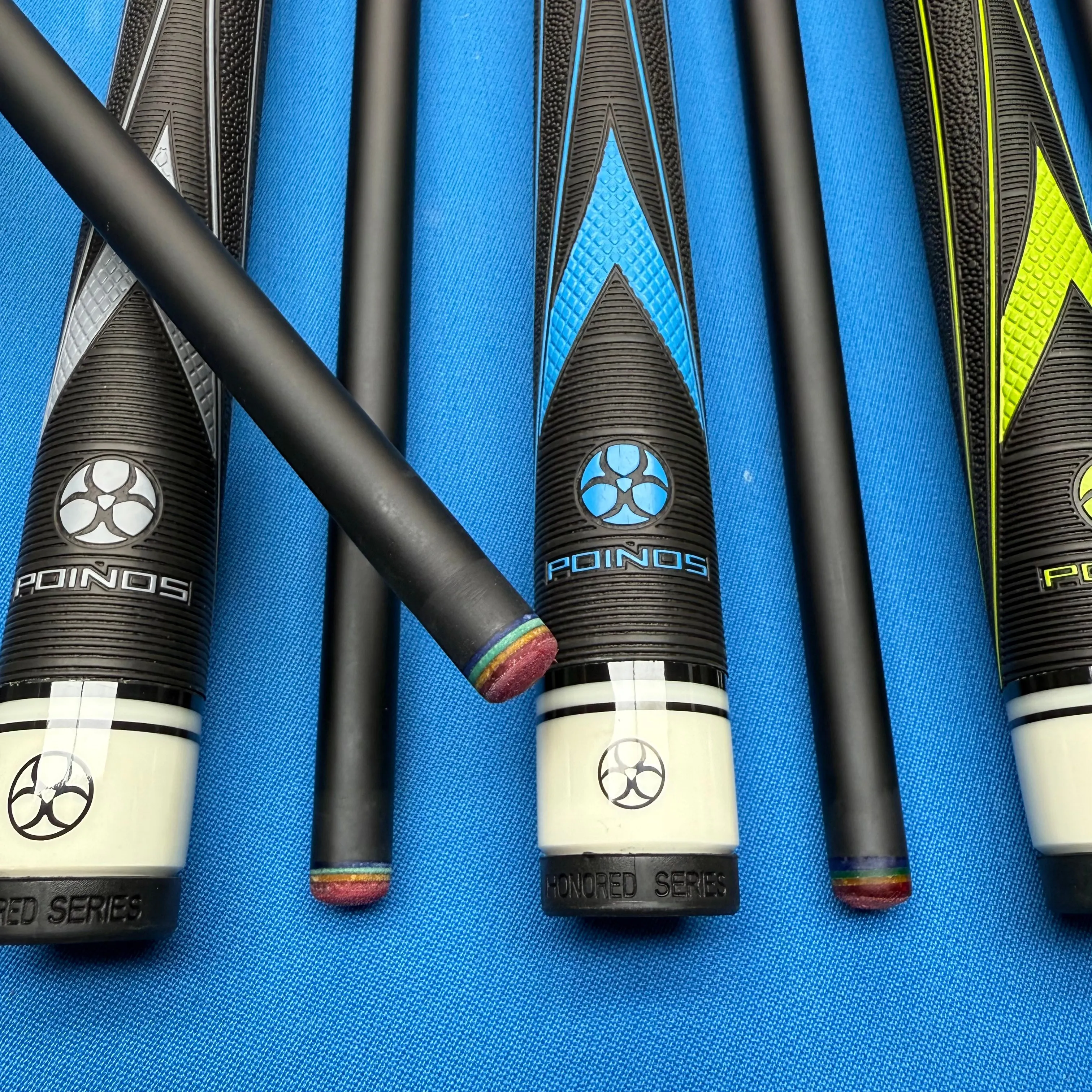 

STLF Fiber Cue 12.5mm Pool Cue Stick Durable Play Cue Billiards Maple Butt 1/2 Split