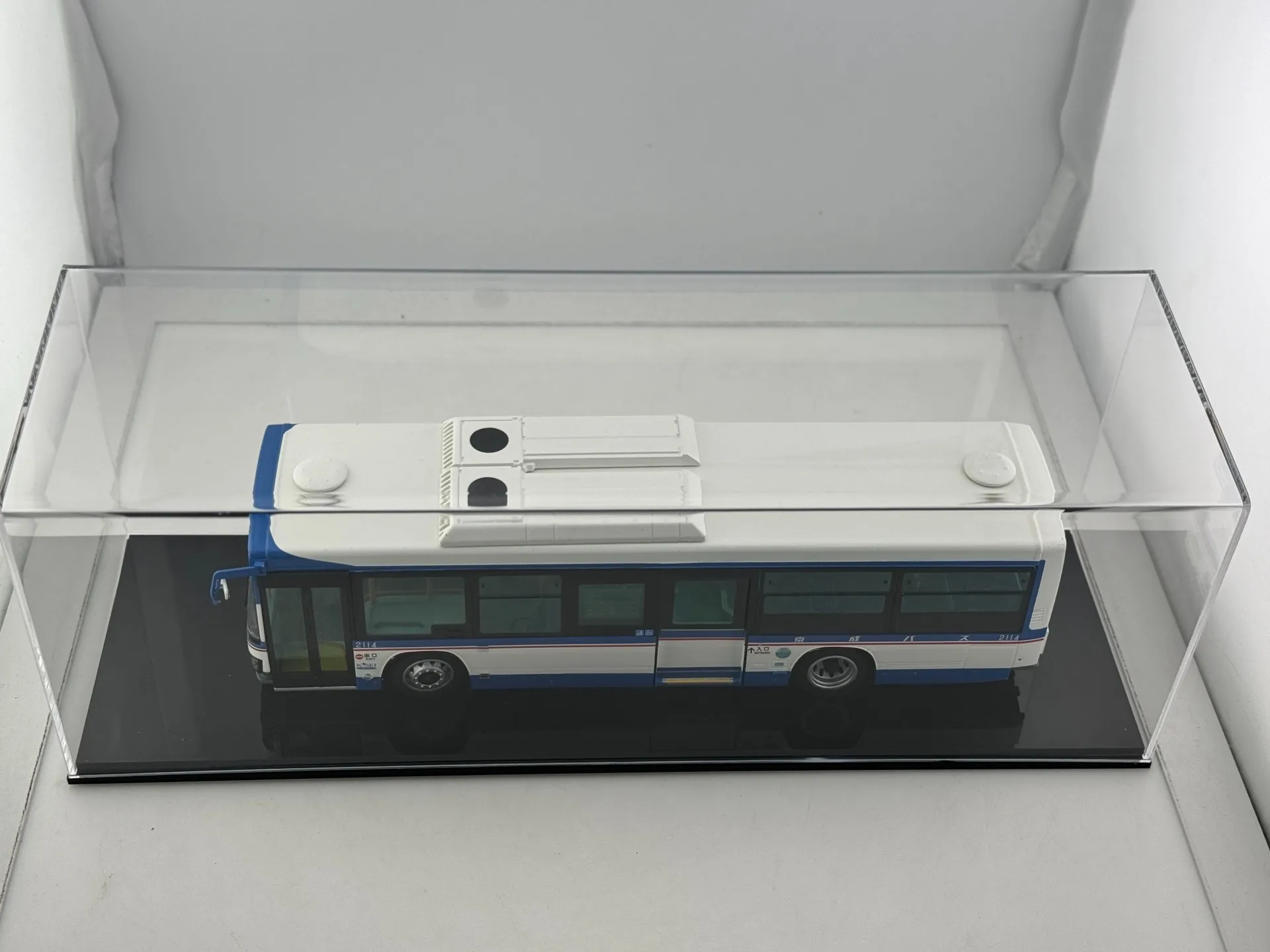 

Erga 1/43 Scale Bus Bulk Cargo Only One Come with An Acrylic Box Car Resin Model Collectible Toy Gift Souvenir Display Ornament
