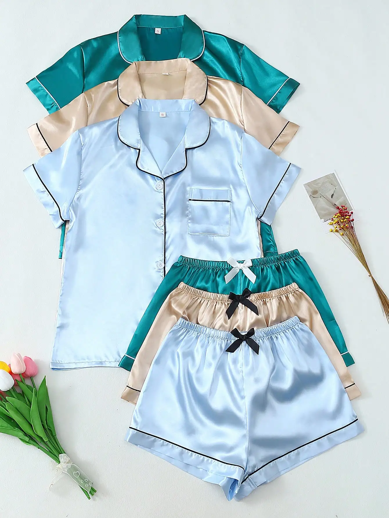 

Комплект из 3 предметов: атласная пижама для женщин, топ с коротким рукавом на пуговицах и шорты с бантом, мягкая домашняя одежда для отдыха