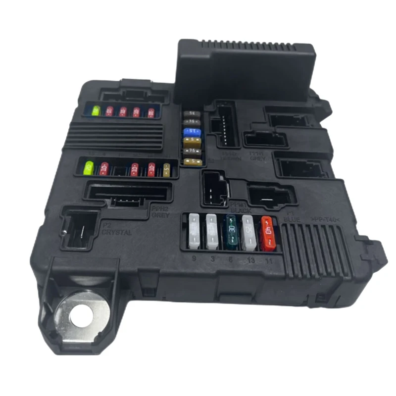 8200306032 8200306033 Engine Fuse Box For Renault Megane Scene 2 2002-2006 Component