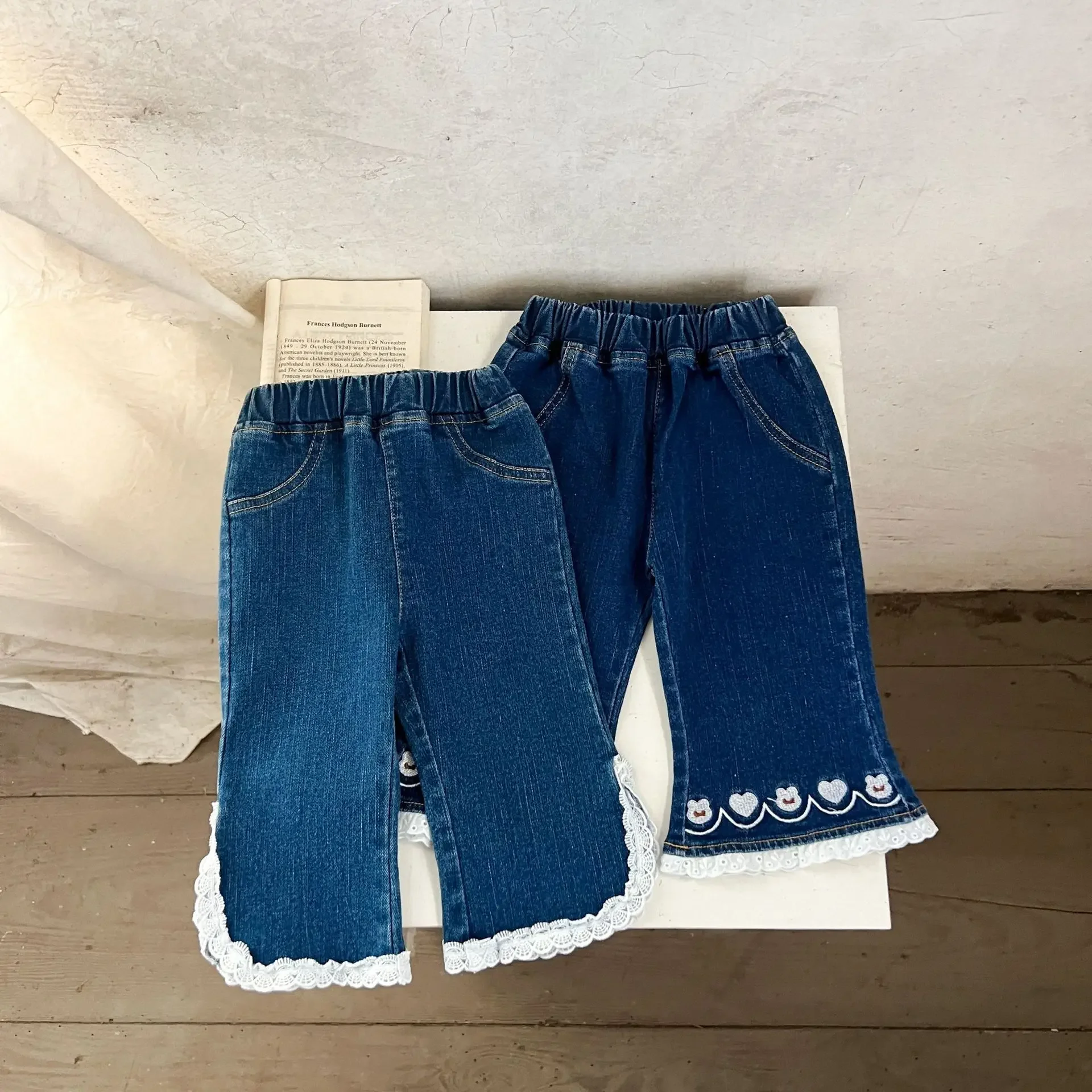 

Girls' Jeans 2025 Autumn New Fashionable and Versatile Baby Girl Micro Flared Pants Korean Version Lace Jeans