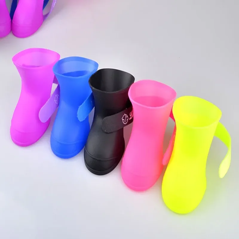 A Group Of Four Multi-Color Pet Rain Shoes Silicone Non-Slip Waterproof Dog Shoes Pet Supplies Dog Foot Cover
