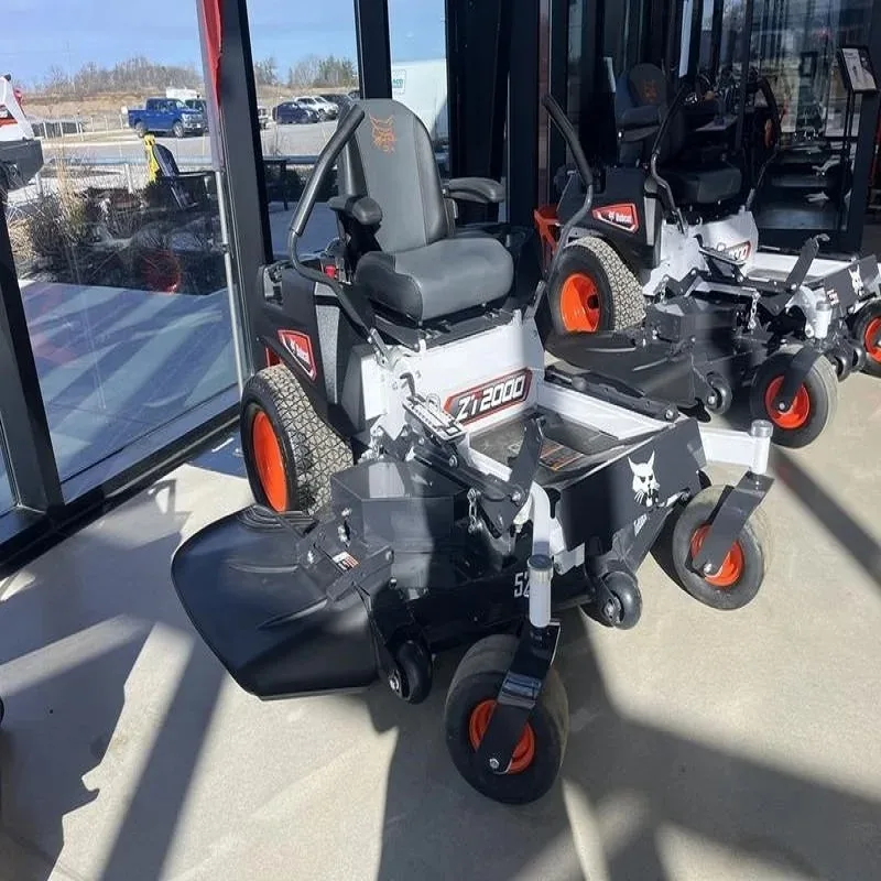 

Совершенно новая газонокосилка с нулевым поворотом .BOBCAT ZT2052SB