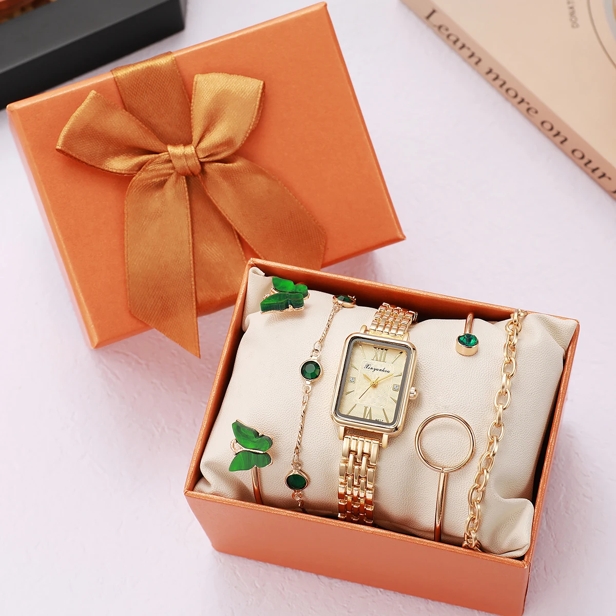 

Винтажный зеленый комплект: часы с бабочками и украшения — золотистые квадратные часы с римскими цифрами, браслеты с изумрудными вставками и подвесками-бабочками