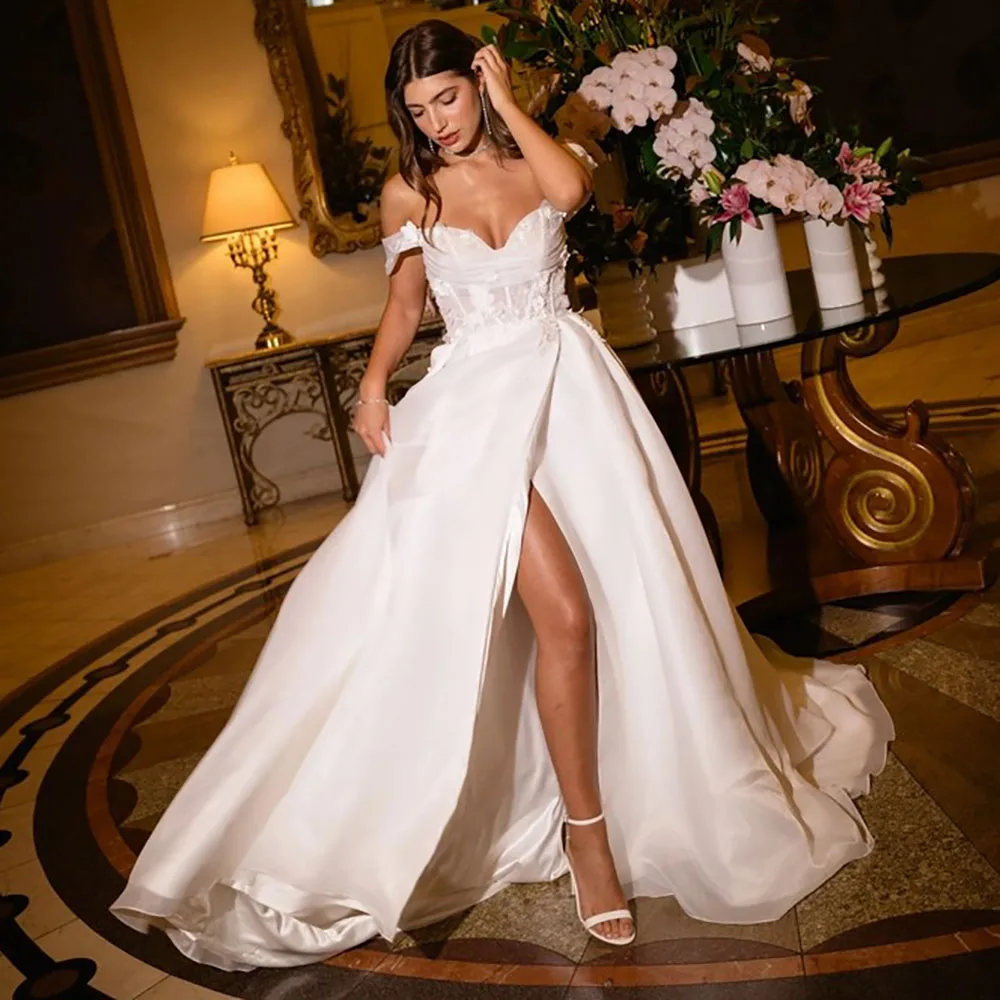 

Customized Luxury Off Shoulder Wedding Dress 2025 Princess Bridal Gown with Lace Appliques V Neck High Slit Wedding Gown